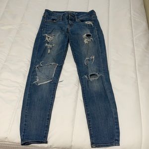 American Eagle Ankle length jeggins with rips